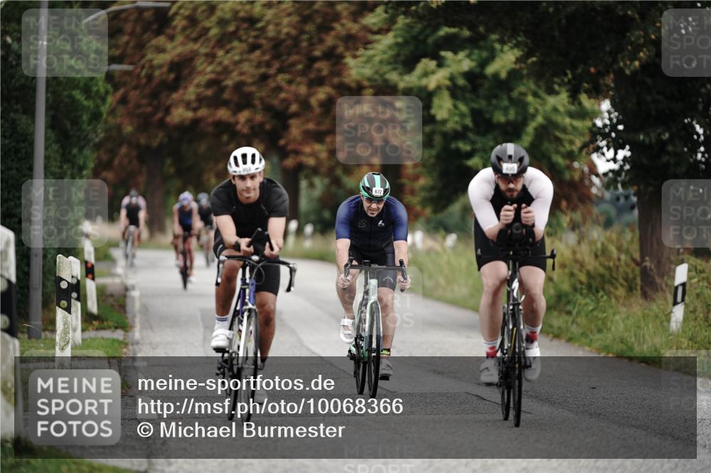 30.08.2026 - Elbe Triathlon Hamburg Michael Burmester http://msf.ph/oto/10068366 30.08.2026 09:30:56 Radfahren 260, 308, 495, 671, 672, 700, 968 meine-sportfotos.de