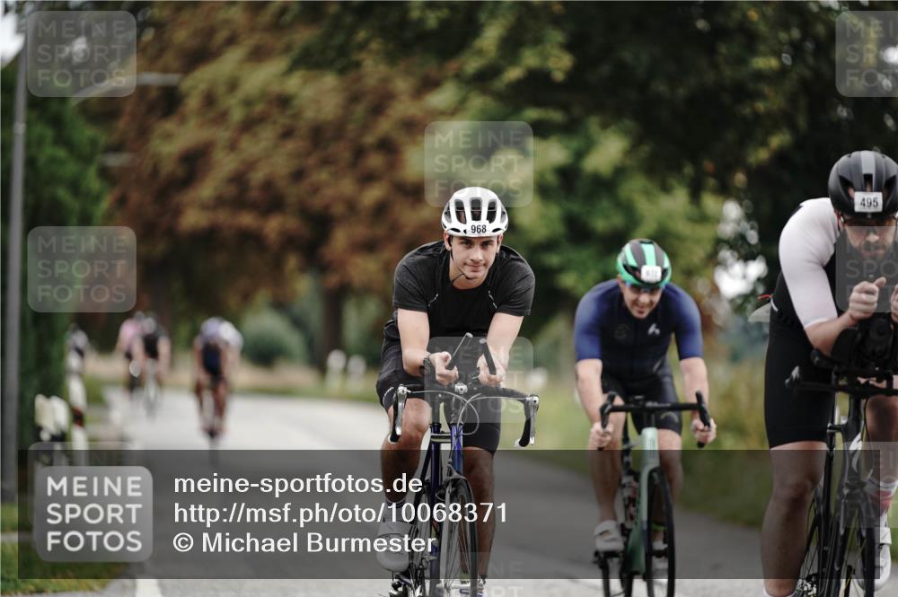 30.08.2026 - Elbe Triathlon Hamburg Michael Burmester http://msf.ph/oto/10068371 30.08.2026 09:30:57 Radfahren 260, 308, 495, 651, 672, 968 meine-sportfotos.de