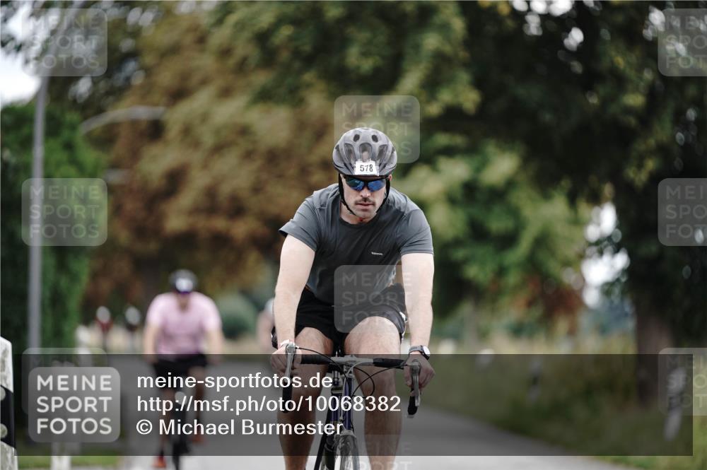 30.08.2026 - Elbe Triathlon Hamburg Michael Burmester http://msf.ph/oto/10068382 30.08.2026 09:31:05 Radfahren 260, 308, 493, 509, 546, 553, 578, 651, 725 meine-sportfotos.de