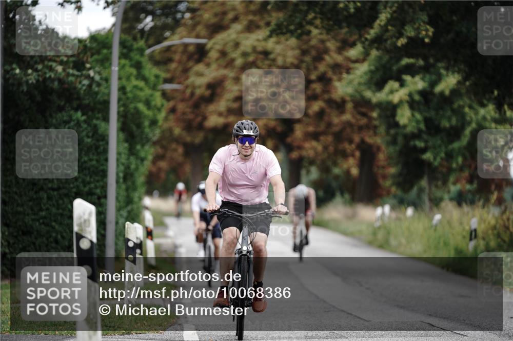 30.08.2026 - Elbe Triathlon Hamburg Michael Burmester http://msf.ph/oto/10068386 30.08.2026 09:31:07 Radfahren 375, 493, 509, 546, 553, 578, 651, 725 meine-sportfotos.de