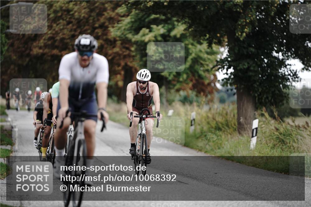 30.08.2026 - Elbe Triathlon Hamburg Michael Burmester http://msf.ph/oto/10068392 30.08.2026 09:31:10 Radfahren 375, 493, 509, 546, 553, 664, 725 meine-sportfotos.de