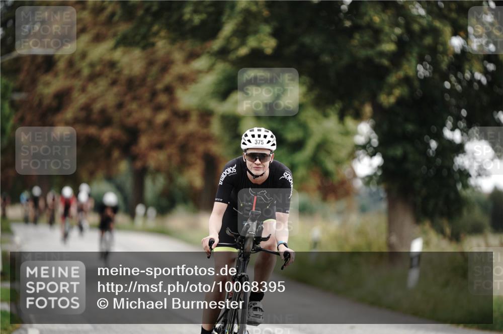 30.08.2026 - Elbe Triathlon Hamburg Michael Burmester http://msf.ph/oto/10068395 30.08.2026 09:31:13 Radfahren 375, 467, 493, 546, 553, 664, 725 meine-sportfotos.de