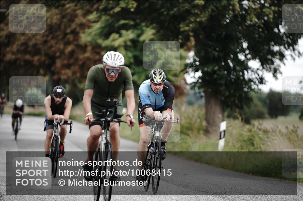 30.08.2026 - Elbe Triathlon Hamburg Michael Burmester http://msf.ph/oto/10068415 30.08.2026 09:31:24 Radfahren 196, 244, 343, 346, 379, 637, 774, 782 meine-sportfotos.de