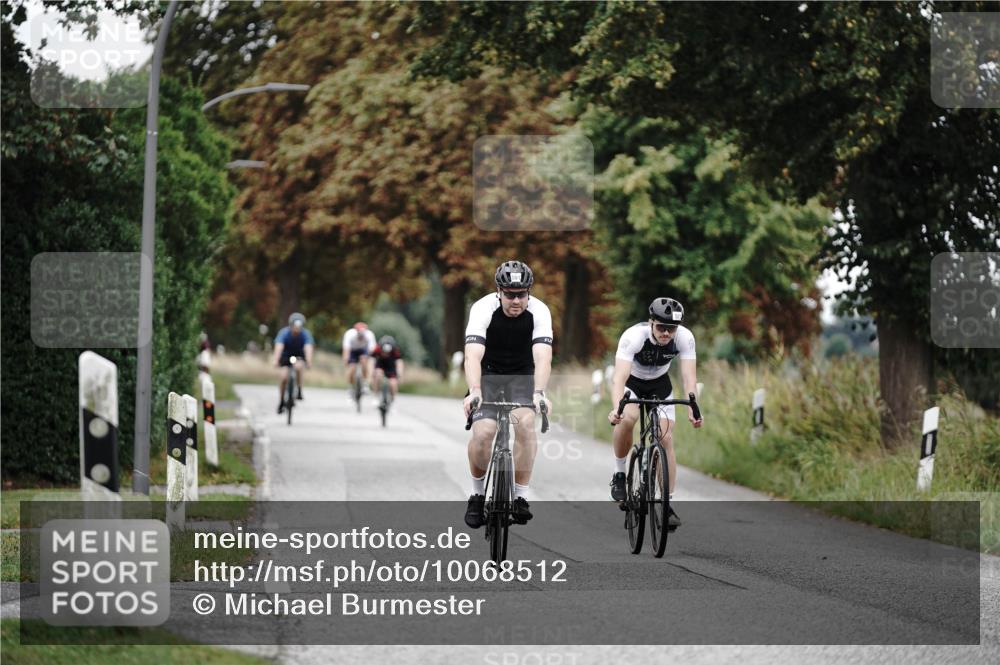 30.08.2026 - Elbe Triathlon Hamburg Michael Burmester http://msf.ph/oto/10068512 30.08.2026 09:32:10 Radfahren 358, 521, 537, 591, 841 meine-sportfotos.de