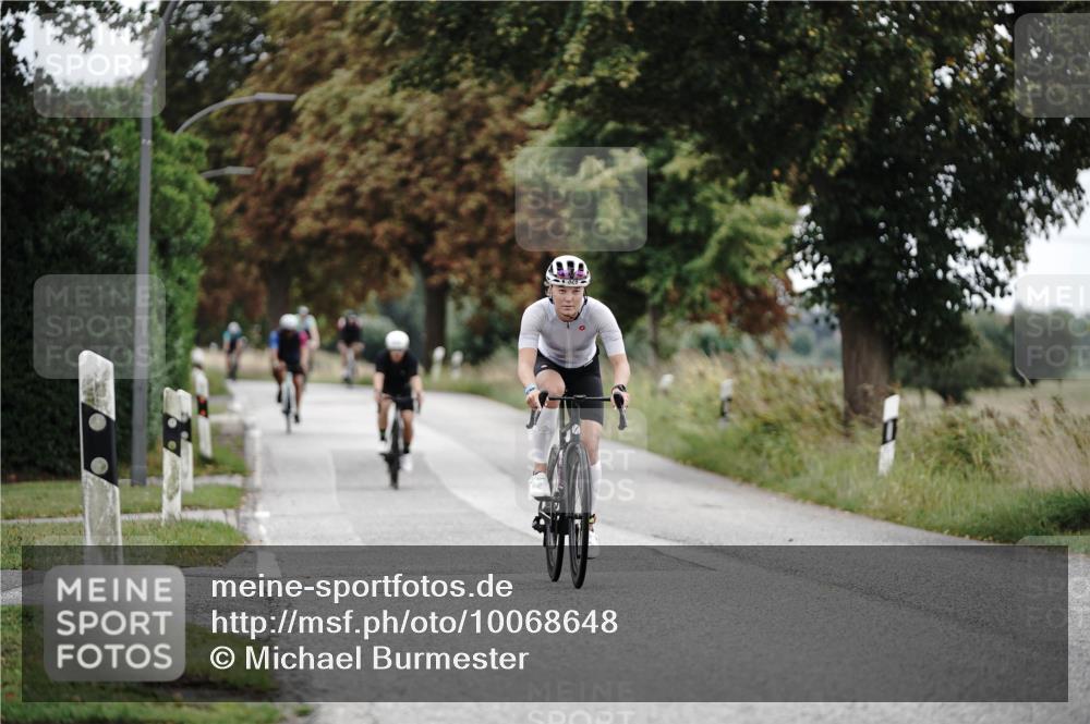 30.08.2026 - Elbe Triathlon Hamburg Michael Burmester http://msf.ph/oto/10068648 30.08.2026 09:33:45 Radfahren 297, 329, 483, 567 meine-sportfotos.de