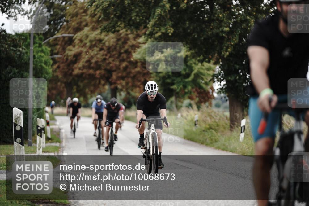 30.08.2026 - Elbe Triathlon Hamburg Michael Burmester http://msf.ph/oto/10068673 30.08.2026 09:34:03 Radfahren 293, 372, 431, 440, 519, 623, 629 meine-sportfotos.de