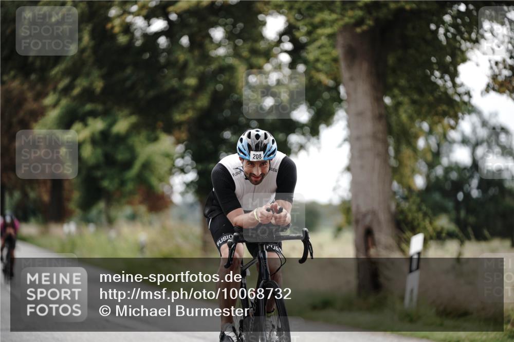30.08.2026 - Elbe Triathlon Hamburg Michael Burmester http://msf.ph/oto/10068732 30.08.2026 09:34:35 Radfahren 208, 301, 690 meine-sportfotos.de