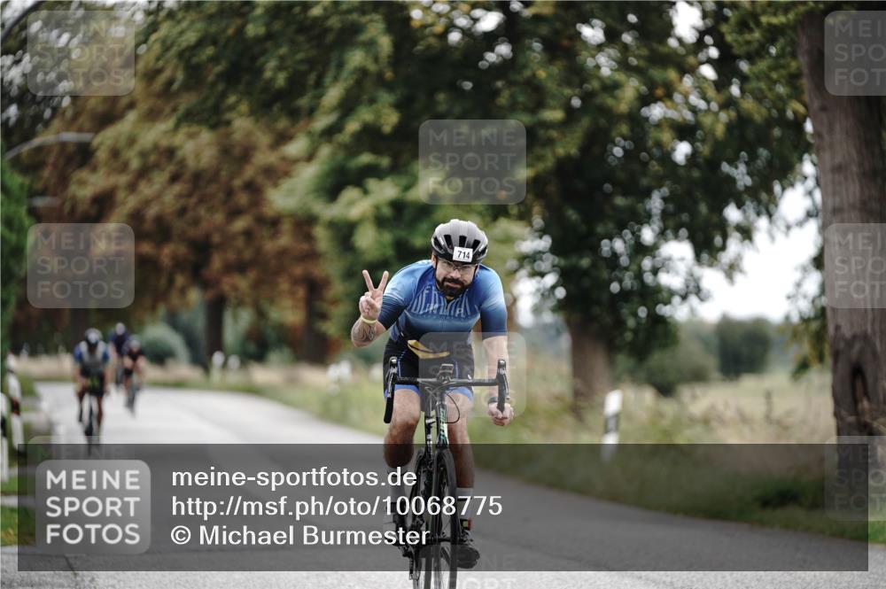 30.08.2026 - Elbe Triathlon Hamburg Michael Burmester http://msf.ph/oto/10068775 30.08.2026 09:35:18 Radfahren 496, 686, 714, 716 meine-sportfotos.de
