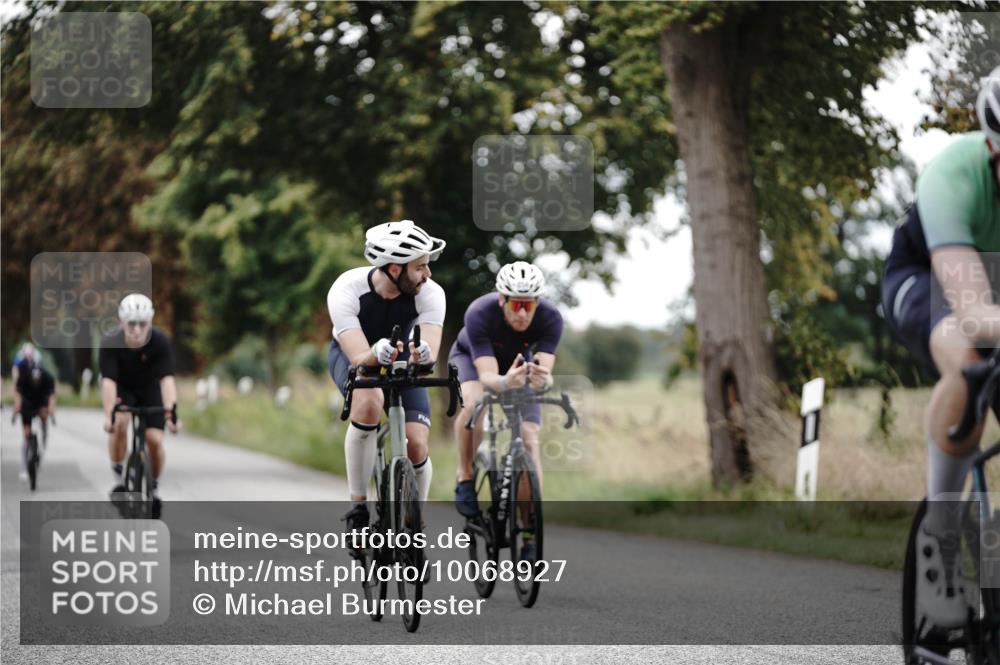 30.08.2026 - Elbe Triathlon Hamburg Michael Burmester http://msf.ph/oto/10068927 30.08.2026 09:37:00 Radfahren 254, 457, 470, 565, 609, 634, 648 meine-sportfotos.de