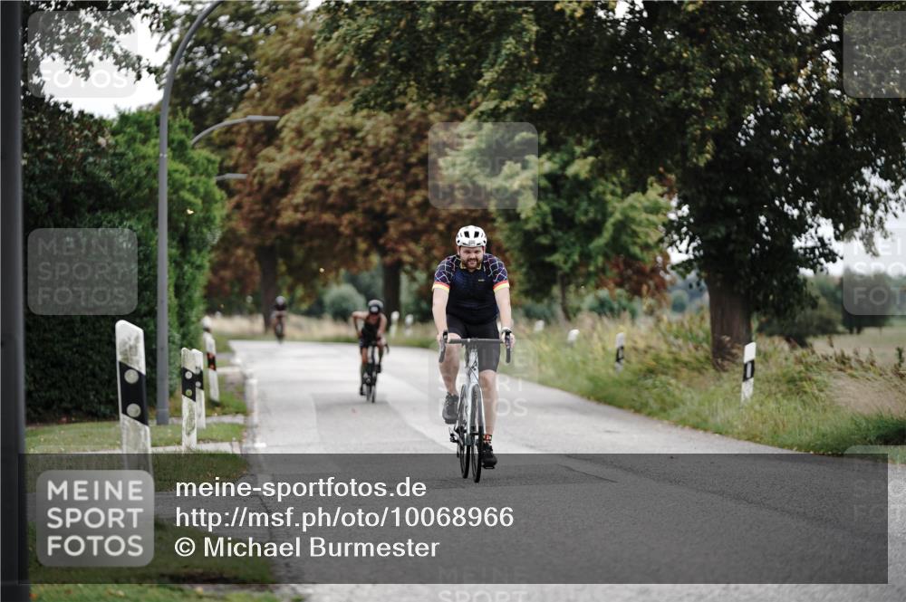 30.08.2026 - Elbe Triathlon Hamburg Michael Burmester http://msf.ph/oto/10068966 30.08.2026 09:37:22 Radfahren 392, 400 meine-sportfotos.de