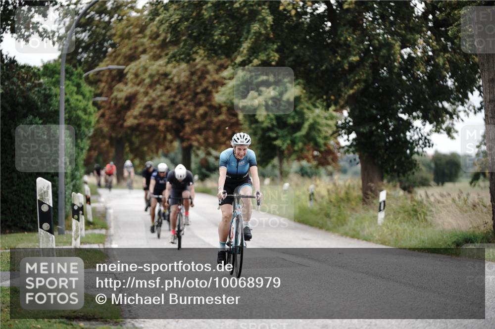 30.08.2026 - Elbe Triathlon Hamburg Michael Burmester http://msf.ph/oto/10068979 30.08.2026 09:37:39 Radfahren 362, 439, 497, 555, 642, 1897 meine-sportfotos.de