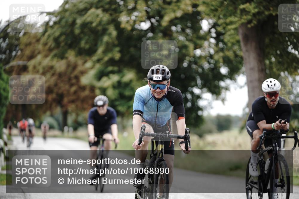 30.08.2026 - Elbe Triathlon Hamburg Michael Burmester http://msf.ph/oto/10068990 30.08.2026 09:37:43 Radfahren 356, 362, 439, 497, 555, 642, 711, 1897 meine-sportfotos.de