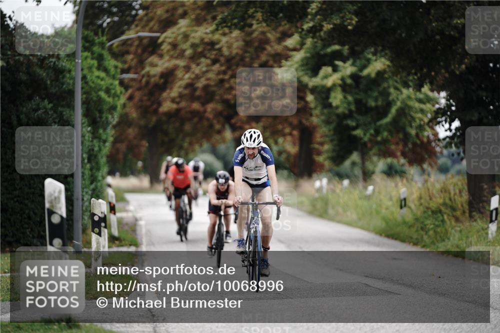 30.08.2026 - Elbe Triathlon Hamburg Michael Burmester http://msf.ph/oto/10068996 30.08.2026 09:37:47 Radfahren 320, 356, 451, 550, 555, 711, 761 meine-sportfotos.de