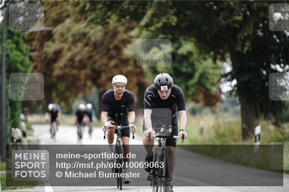30.08.2026 - Elbe Triathlon Hamburg Michael Burmester http://msf.ph/oto/10069063 30.08.2026 09:38:31 Radfahren 352, 410, 441, 462, 669, 693, 729 meine-sportfotos.de