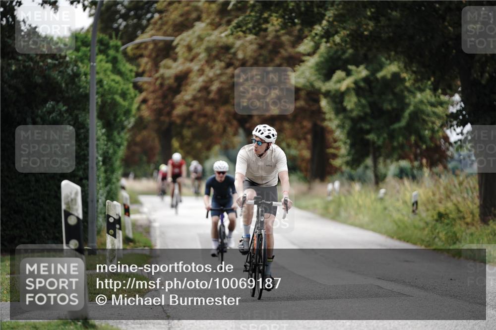 30.08.2026 - Elbe Triathlon Hamburg Michael Burmester http://msf.ph/oto/10069187 30.08.2026 09:39:51 Radfahren 314, 338, 557, 604, 633, 737 meine-sportfotos.de
