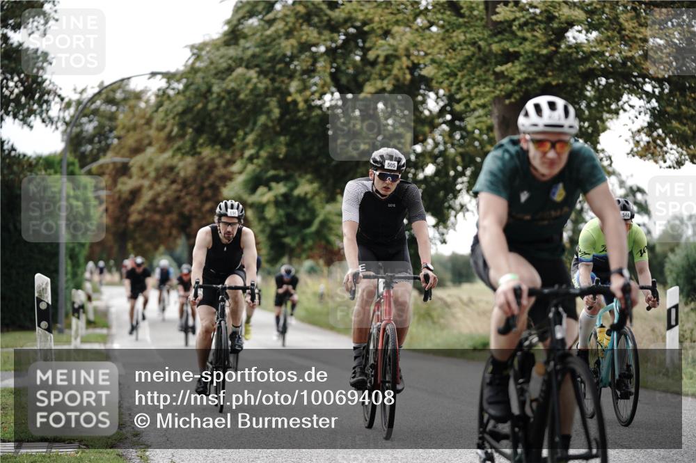 30.08.2026 - Elbe Triathlon Hamburg Michael Burmester http://msf.ph/oto/10069408 30.08.2026 09:42:07 Radfahren 253, 334, 340, 409, 423, 445, 505, 528, 544, 608, 611, 694, 731 meine-sportfotos.de