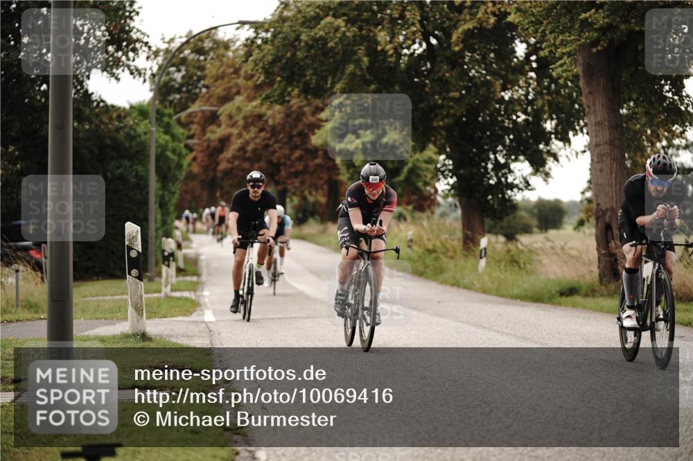 30.08.2026 - Elbe Triathlon Hamburg Michael Burmester http://msf.ph/oto/10069416 30.08.2026 09:42:09 Radfahren 253, 340, 409, 423, 445, 505, 528, 544, 608, 694, 731 meine-sportfotos.de