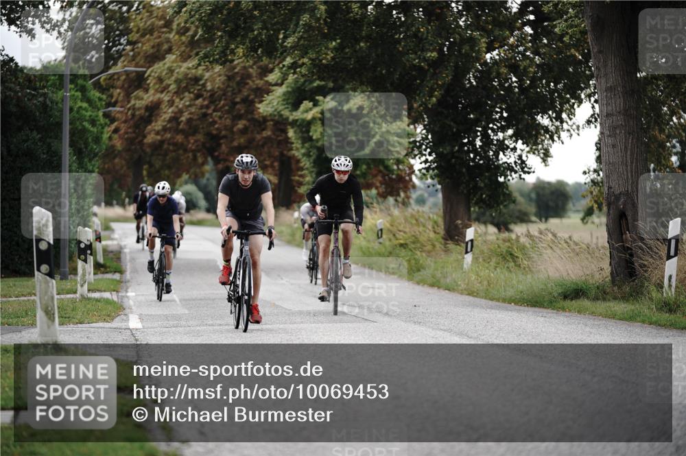30.08.2026 - Elbe Triathlon Hamburg Michael Burmester http://msf.ph/oto/10069453 30.08.2026 09:42:25 Radfahren 261, 357, 503, 506, 571, 607, 631, 665, 689, 698, 741 meine-sportfotos.de