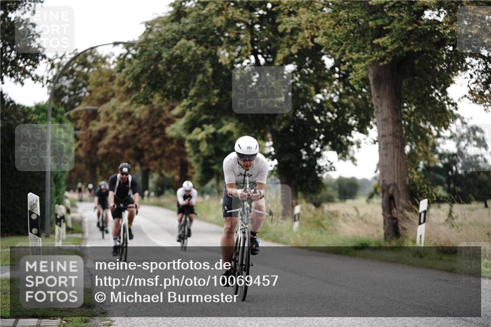 30.08.2026 - Elbe Triathlon Hamburg Michael Burmester http://msf.ph/oto/10069457 30.08.2026 09:42:30 Radfahren 261, 324, 506, 571, 579, 689, 741 meine-sportfotos.de