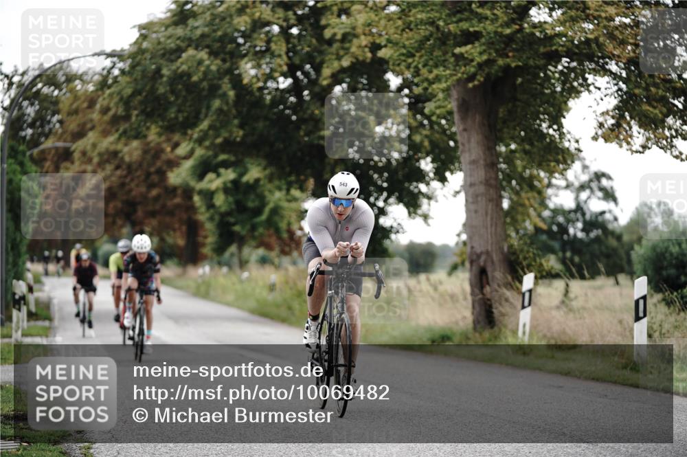30.08.2026 - Elbe Triathlon Hamburg Michael Burmester http://msf.ph/oto/10069482 30.08.2026 09:42:41 Radfahren 510, 543, 580, 596, 886 meine-sportfotos.de