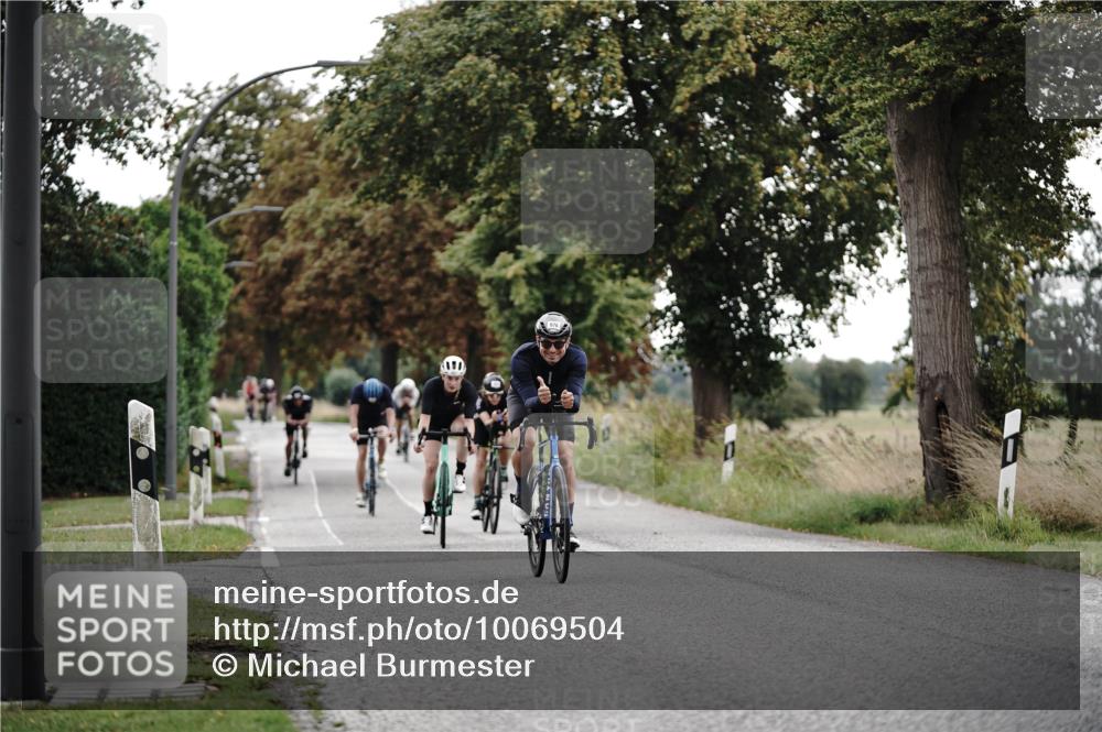 30.08.2026 - Elbe Triathlon Hamburg Michael Burmester http://msf.ph/oto/10069504 30.08.2026 09:42:52 Radfahren 275, 331, 383, 527, 734, 976 meine-sportfotos.de
