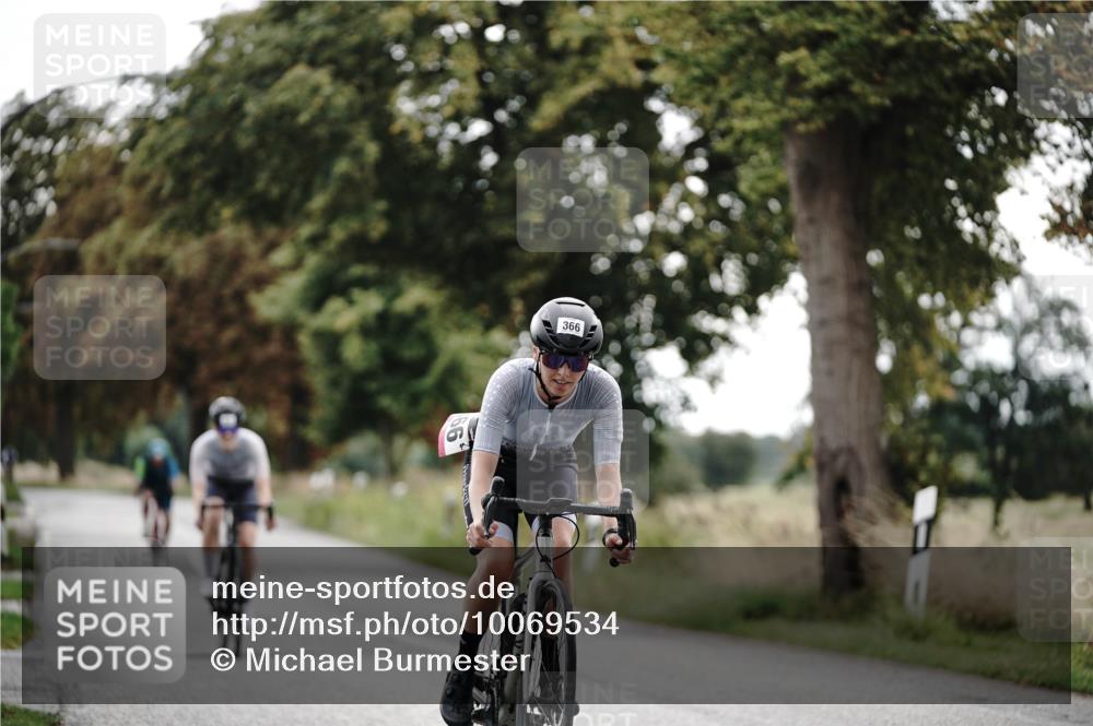 30.08.2026 - Elbe Triathlon Hamburg Michael Burmester http://msf.ph/oto/10069534 30.08.2026 09:43:08 Radfahren 201, 366, 881 meine-sportfotos.de