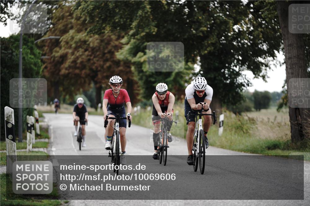30.08.2026 - Elbe Triathlon Hamburg Michael Burmester http://msf.ph/oto/10069606 30.08.2026 09:43:46 Radfahren 315, 374, 656, 799, 874 meine-sportfotos.de