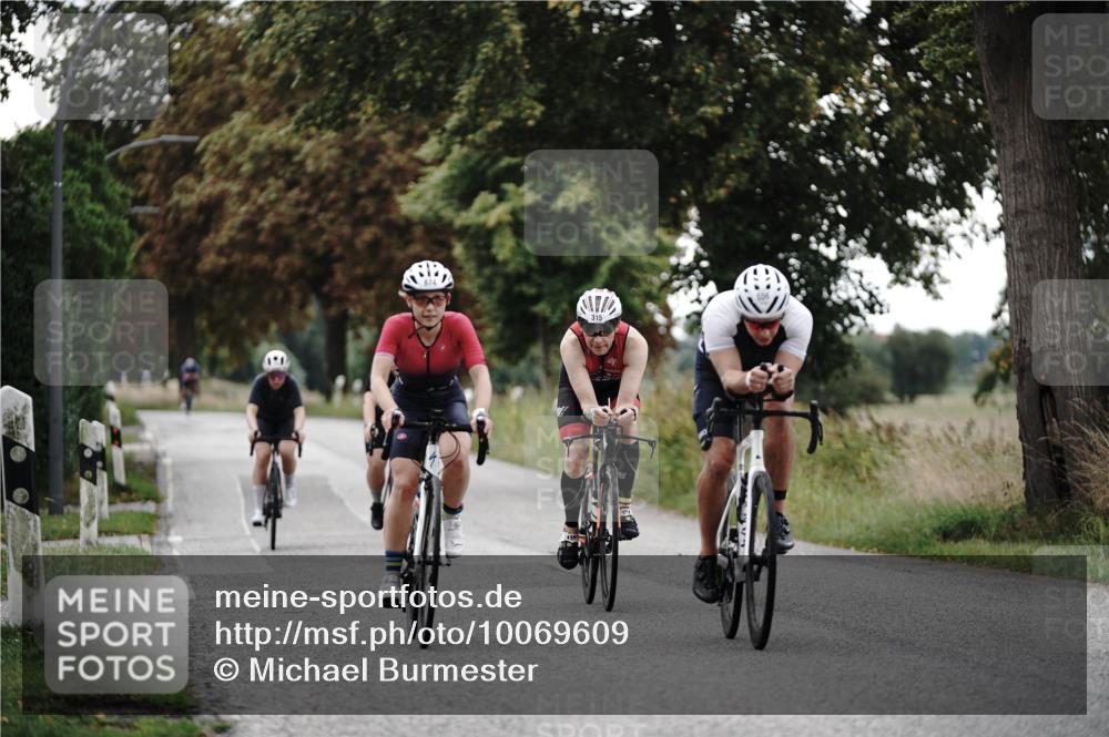 30.08.2026 - Elbe Triathlon Hamburg Michael Burmester http://msf.ph/oto/10069609 30.08.2026 09:43:46 Radfahren 315, 374, 656, 799, 874 meine-sportfotos.de