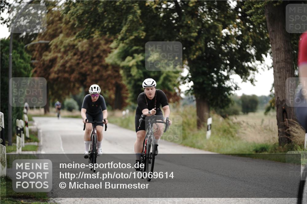 30.08.2026 - Elbe Triathlon Hamburg Michael Burmester http://msf.ph/oto/10069614 30.08.2026 09:43:48 Radfahren 315, 374, 656, 658, 799, 874 meine-sportfotos.de