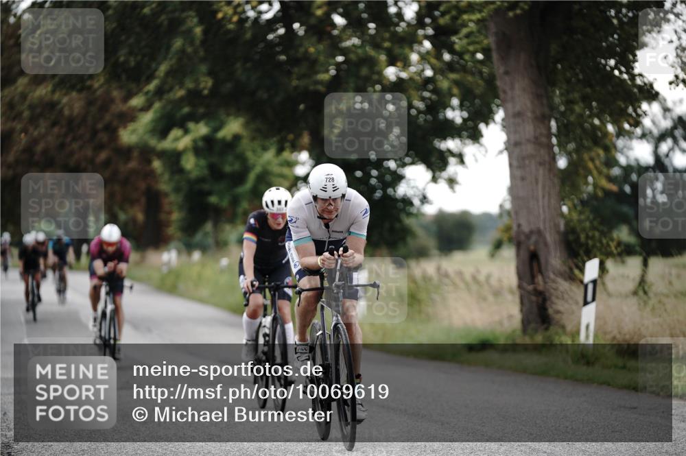 30.08.2026 - Elbe Triathlon Hamburg Michael Burmester http://msf.ph/oto/10069619 30.08.2026 09:44:00 Radfahren 302, 393, 433, 638, 728, 879 meine-sportfotos.de