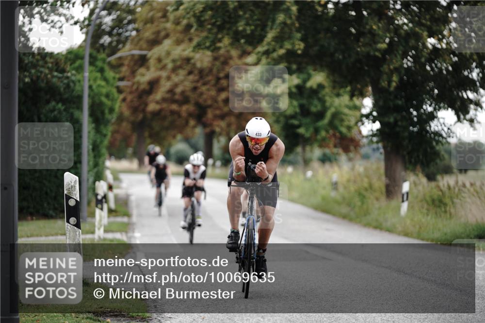 30.08.2026 - Elbe Triathlon Hamburg Michael Burmester http://msf.ph/oto/10069635 30.08.2026 09:44:07 Radfahren 335, 380, 433, 556, 638, 771, 879, 950 meine-sportfotos.de