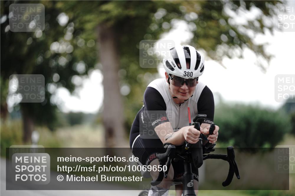 30.08.2026 - Elbe Triathlon Hamburg Michael Burmester http://msf.ph/oto/10069650 30.08.2026 09:44:10 Radfahren 335, 380, 433, 556, 771, 831, 866, 950 meine-sportfotos.de