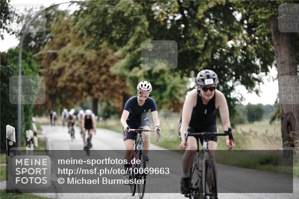 30.08.2026 - Elbe Triathlon Hamburg Michael Burmester http://msf.ph/oto/10069663 30.08.2026 09:44:17 Radfahren 248, 317, 394, 556, 750, 752, 831, 866 meine-sportfotos.de