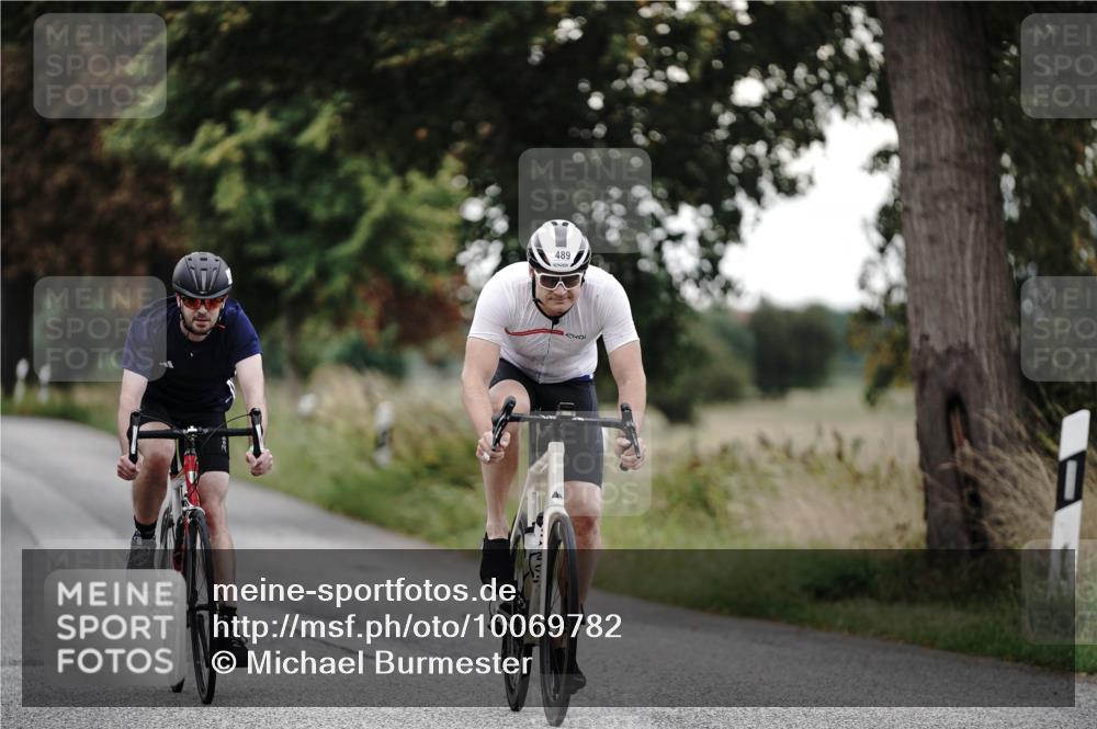 30.08.2026 - Elbe Triathlon Hamburg Michael Burmester http://msf.ph/oto/10069782 30.08.2026 09:45:24 Radfahren 321, 459, 467, 489 meine-sportfotos.de