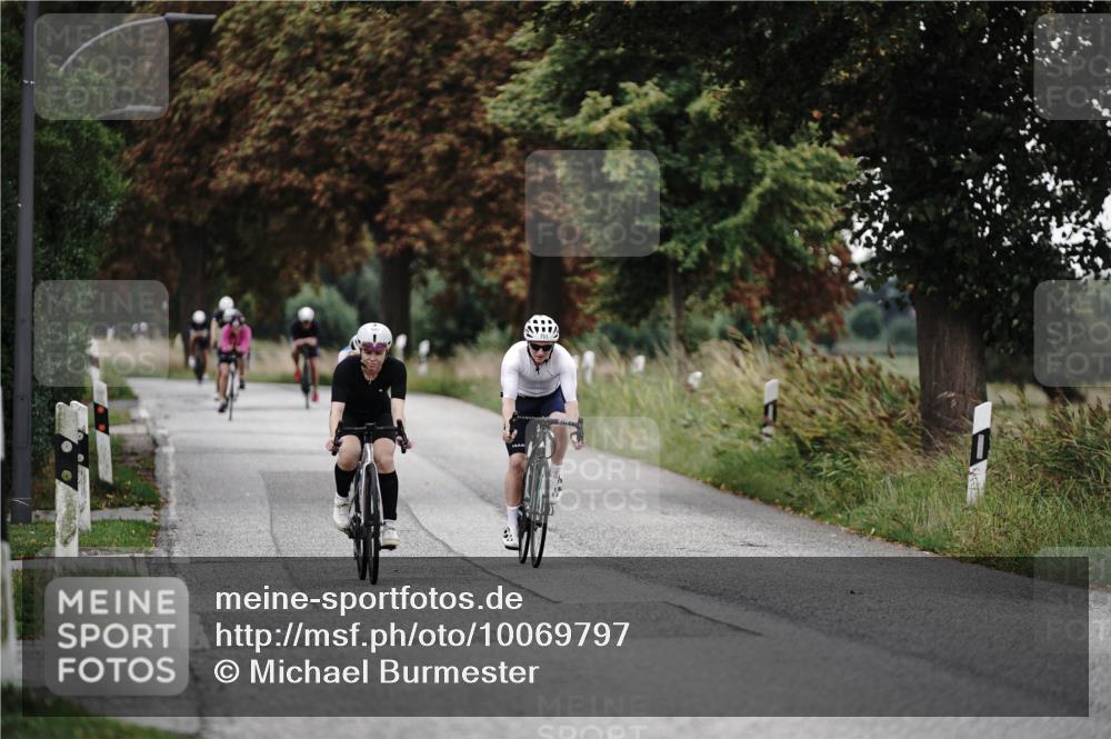 30.08.2026 - Elbe Triathlon Hamburg Michael Burmester http://msf.ph/oto/10069797 30.08.2026 09:45:31 Radfahren 321, 467, 655, 751, 869, 882 meine-sportfotos.de