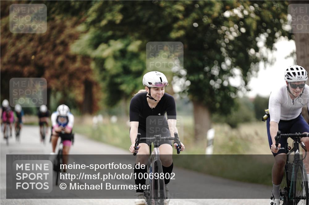 30.08.2026 - Elbe Triathlon Hamburg Michael Burmester http://msf.ph/oto/10069802 30.08.2026 09:45:33 Radfahren 354, 548, 655, 751, 859, 869, 882 meine-sportfotos.de