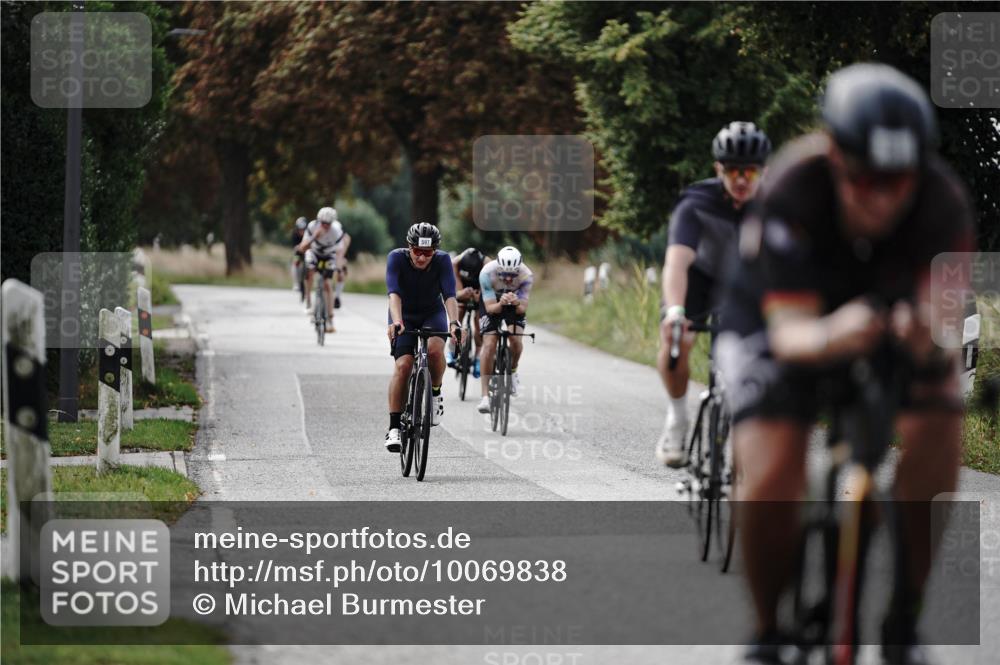 30.08.2026 - Elbe Triathlon Hamburg Michael Burmester http://msf.ph/oto/10069838 30.08.2026 09:49:26 Radfahren 279, 329, 391, 405, 420, 476, 509, 597, 766 meine-sportfotos.de