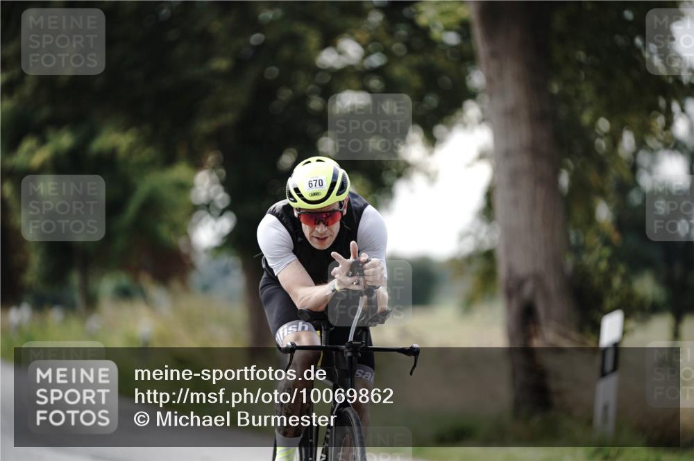 30.08.2026 - Elbe Triathlon Hamburg Michael Burmester http://msf.ph/oto/10069862 30.08.2026 09:49:44 Radfahren 490, 670, 687, 953 meine-sportfotos.de