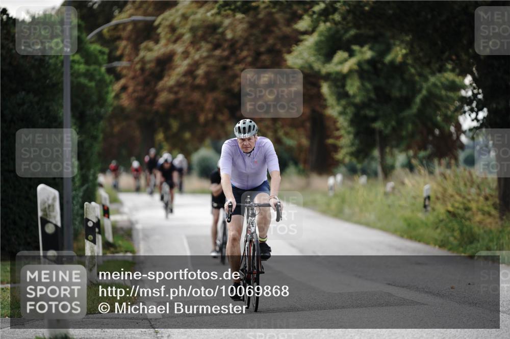 30.08.2026 - Elbe Triathlon Hamburg Michael Burmester http://msf.ph/oto/10069868 30.08.2026 09:49:47 Radfahren 490, 498, 670, 687 meine-sportfotos.de