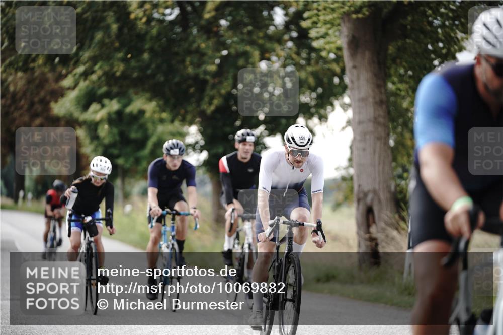 30.08.2026 - Elbe Triathlon Hamburg Michael Burmester http://msf.ph/oto/10069882 30.08.2026 09:49:57 Radfahren 282, 346, 458, 483, 542, 794, 854 meine-sportfotos.de