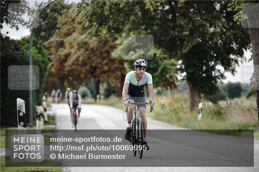 30.08.2026 - Elbe Triathlon Hamburg Michael Burmester http://msf.ph/oto/10069995 30.08.2026 09:51:20 Radfahren 565, 570, 709, 860, 861, 936, 977 meine-sportfotos.de