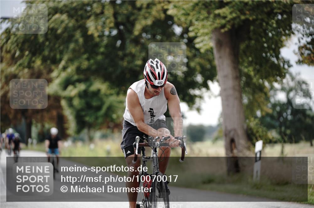 30.08.2026 - Elbe Triathlon Hamburg Michael Burmester http://msf.ph/oto/10070017 30.08.2026 09:51:35 Radfahren 431, 482, 554, 602, 842, 865, 905 meine-sportfotos.de
