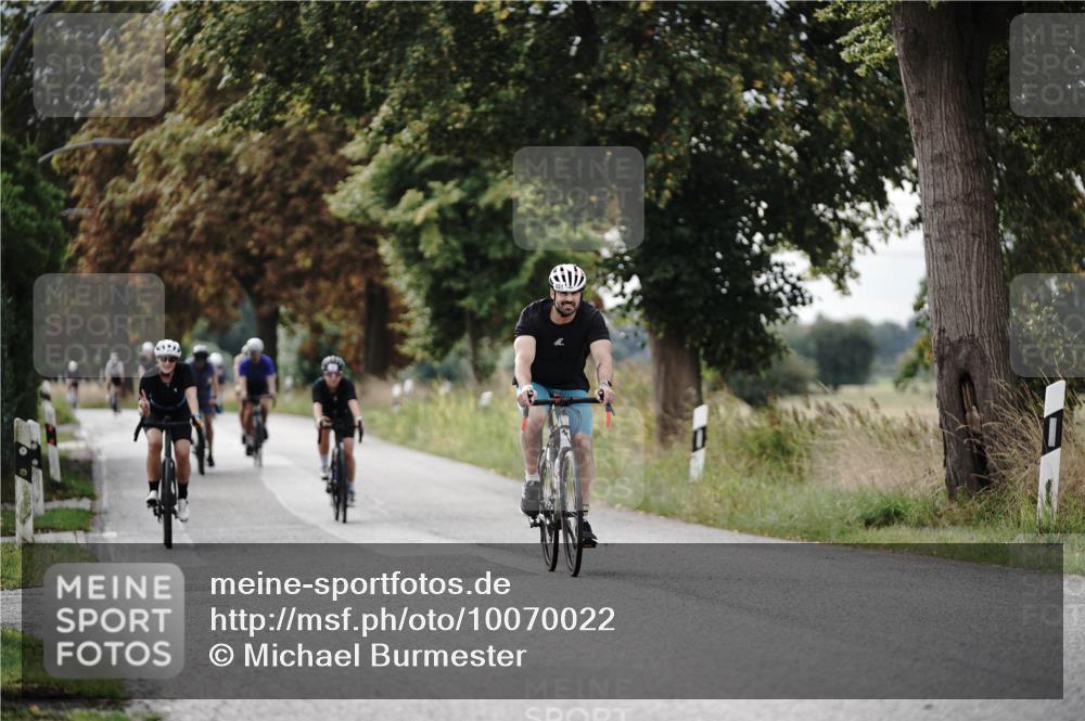 30.08.2026 - Elbe Triathlon Hamburg Michael Burmester http://msf.ph/oto/10070022 30.08.2026 09:51:37 Radfahren 431, 482, 554, 602, 683, 763, 842, 865, 905 meine-sportfotos.de