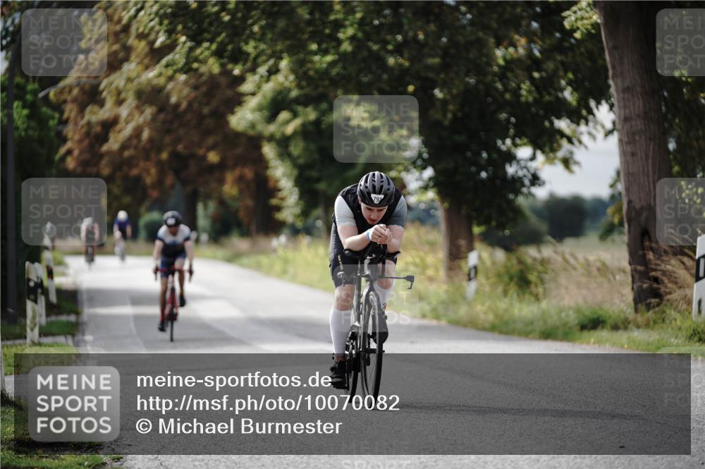30.08.2026 - Elbe Triathlon Hamburg Michael Burmester http://msf.ph/oto/10070082 30.08.2026 09:52:01 Radfahren 434, 686, 690, 792 meine-sportfotos.de