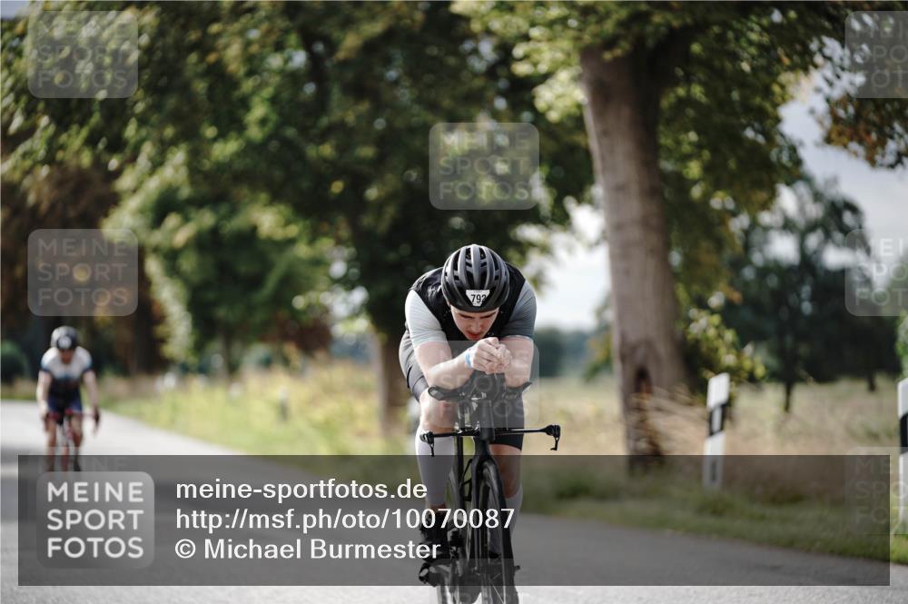 30.08.2026 - Elbe Triathlon Hamburg Michael Burmester http://msf.ph/oto/10070087 30.08.2026 09:52:02 Radfahren 434, 686, 690, 792 meine-sportfotos.de