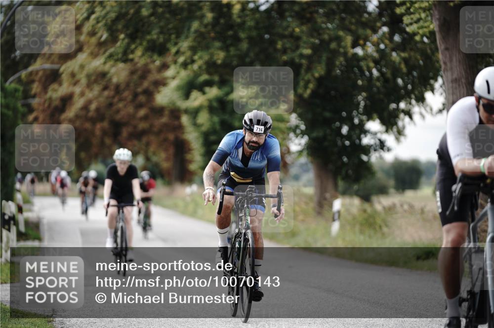 30.08.2026 - Elbe Triathlon Hamburg Michael Burmester http://msf.ph/oto/10070143 30.08.2026 09:52:29 Radfahren 439, 500, 668, 714, 732, 761, 811, 849, 867, 889, 903, 914 meine-sportfotos.de