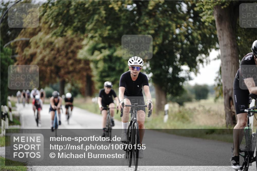 30.08.2026 - Elbe Triathlon Hamburg Michael Burmester http://msf.ph/oto/10070155 30.08.2026 09:52:33 Radfahren 389, 439, 668, 732, 811, 849, 889, 903 meine-sportfotos.de