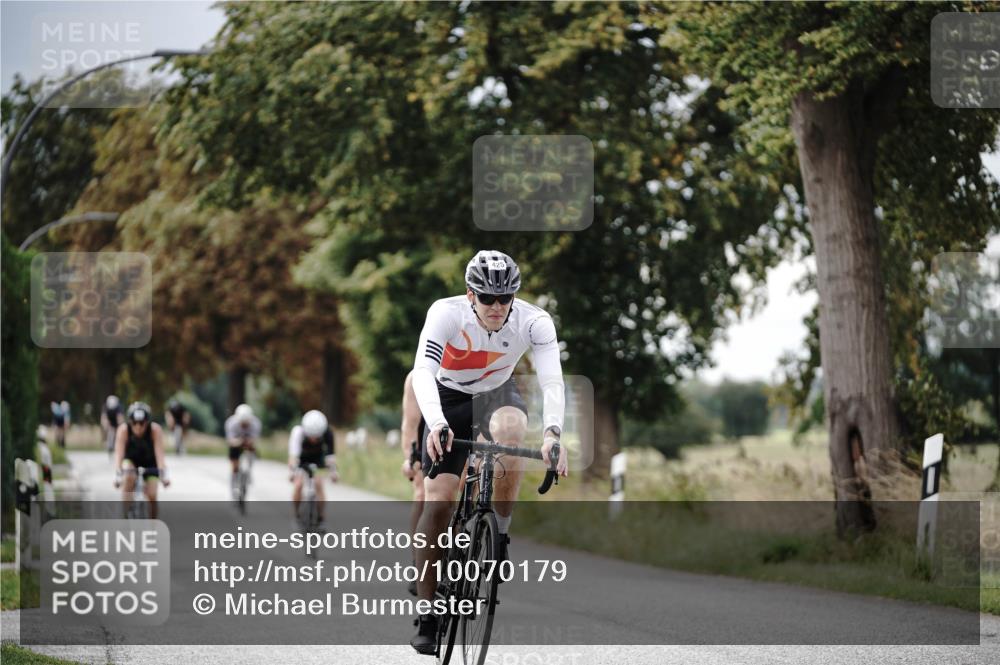 30.08.2026 - Elbe Triathlon Hamburg Michael Burmester http://msf.ph/oto/10070179 30.08.2026 09:52:41 Radfahren 386, 425, 428, 739, 789, 834 meine-sportfotos.de