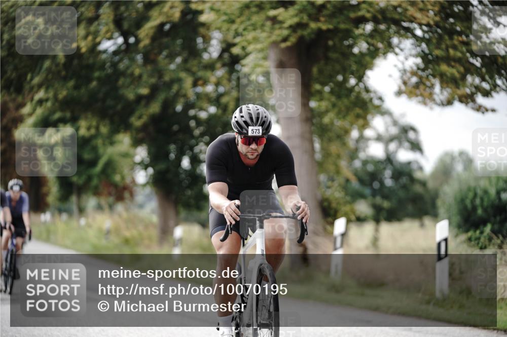30.08.2026 - Elbe Triathlon Hamburg Michael Burmester http://msf.ph/oto/10070195 30.08.2026 09:52:51 Radfahren 415, 573, 606, 634, 663, 721, 791, 855, 908 meine-sportfotos.de