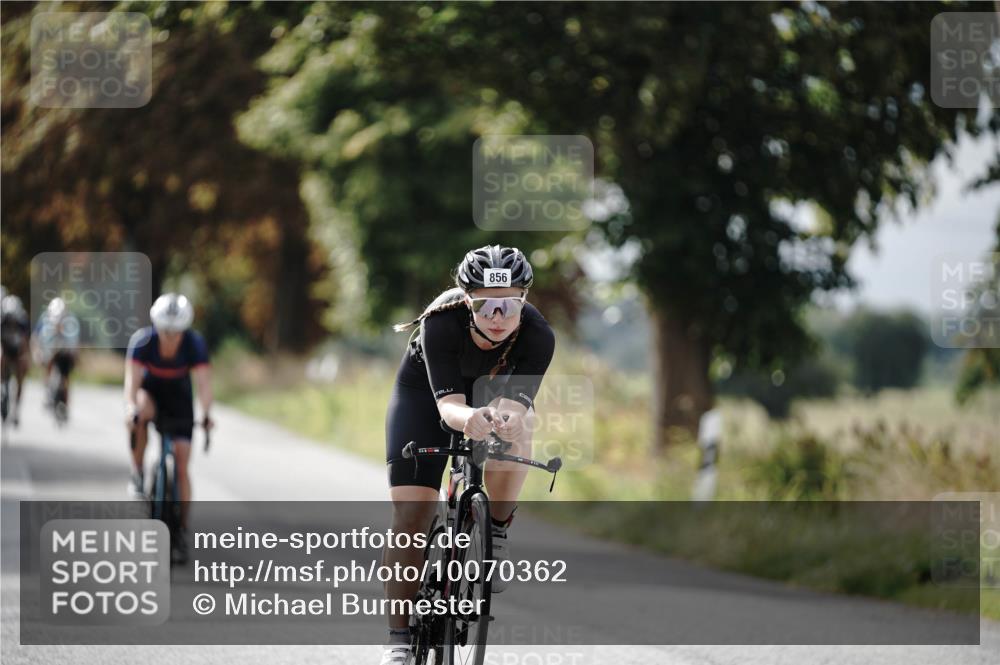 30.08.2026 - Elbe Triathlon Hamburg Michael Burmester http://msf.ph/oto/10070362 30.08.2026 09:54:39 Radfahren 462, 648, 711, 713, 856, 911, 960 meine-sportfotos.de